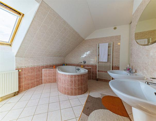 Pronájem rodinného domu, Hustopeče, U Vodojemu, 178 m2