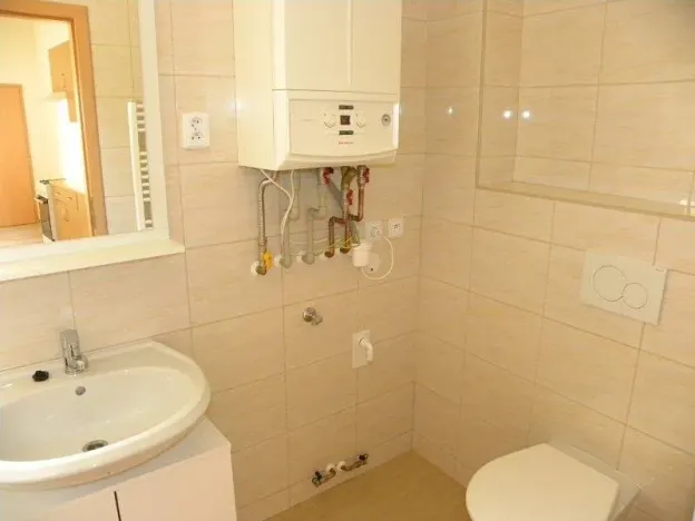 Pronájem bytu 1+kk, Jihlava, Komenského, 28 m2