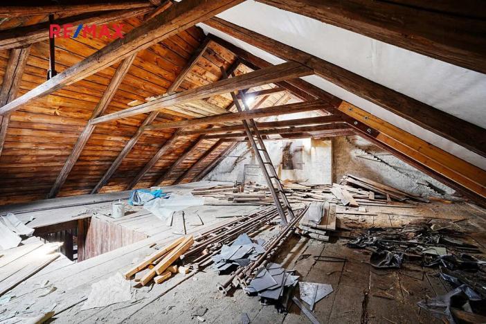 Prodej domu, Úterý, 677 m2