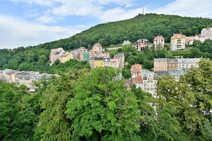 Prodej bytu 3+kk, Karlovy Vary, Zámecký vrch, 102 m2