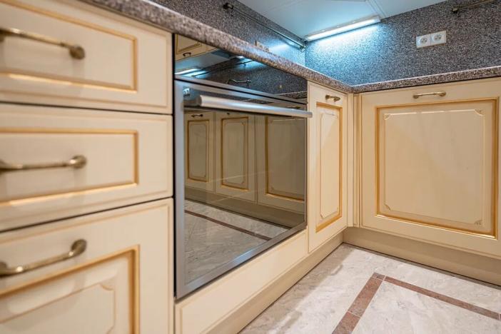 Prodej bytu 3+1, Karlovy Vary, Divadelní náměstí, 113 m2