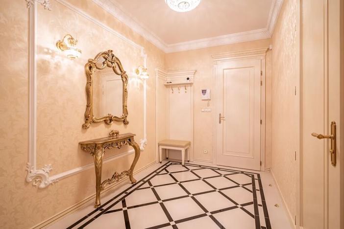 Prodej bytu 3+1, Karlovy Vary, Divadelní náměstí, 113 m2