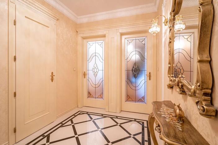 Prodej bytu 3+1, Karlovy Vary, Divadelní náměstí, 113 m2