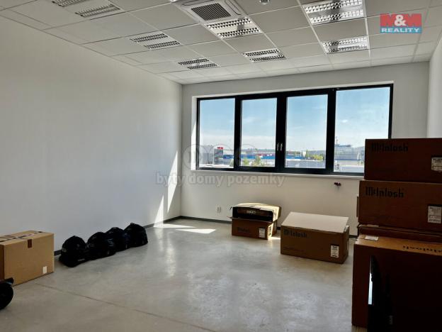 Pronájem skladu, Nupaky, Komerční, 829 m2