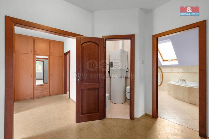 Prodej rodinného domu, Záryby, 200 m2