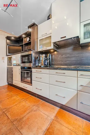 Prodej rodinného domu, Bašť, Mratínská, 199 m2