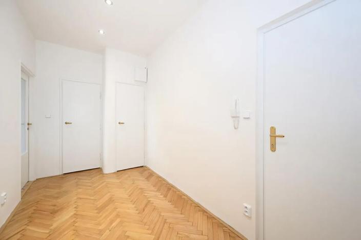 Pronájem bytu 1+kk, Praha - Nusle, Čiklova, 30 m2