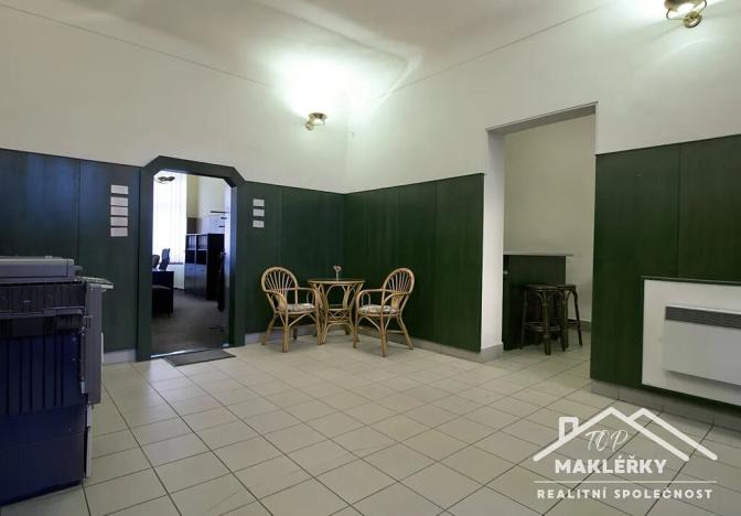 Pronájem kanceláře, Kolín, Karlovo náměstí, 132 m2