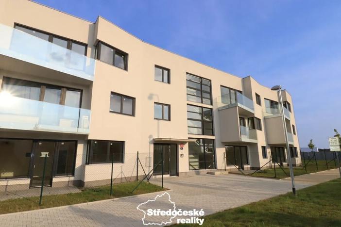 Pronájem bytu 1+kk, Praha - Dolní Počernice, Černodolská, 38 m2