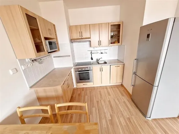 Pronájem bytu 2+kk, Praha - Vokovice, Půlkruhová, 52 m2