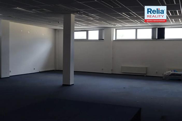 Pronájem kanceláře, Liberec, nám. Soukenné, 262 m2