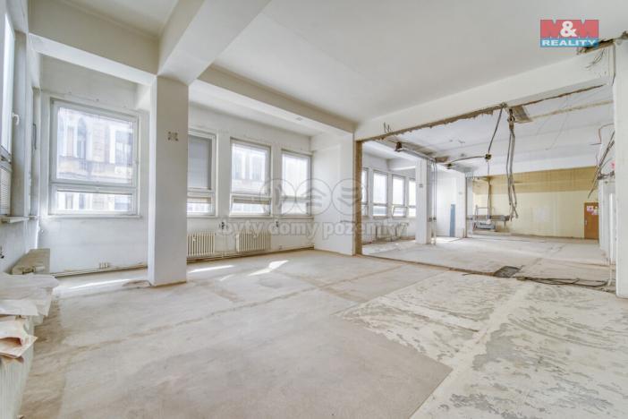 Pronájem obchodního prostoru, Plzeň - Vnitřní Město, Solní, 183 m2