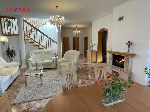 Prodej rodinného domu, Mukařov, Zvonečková, 230 m2