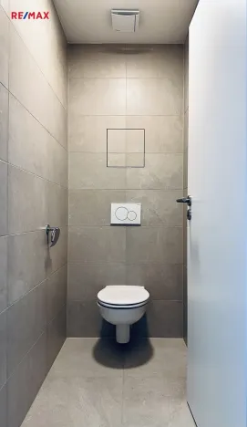 Pronájem bytu 2+kk, Praha - Černý Most, Dobrovolného, 42 m2