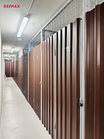 Pronájem bytu 2+kk, Praha - Černý Most, Dobrovolného, 42 m2