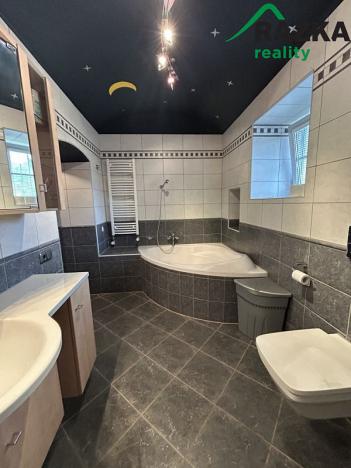 Prodej rodinného domu, Chodský Újezd, 400 m2