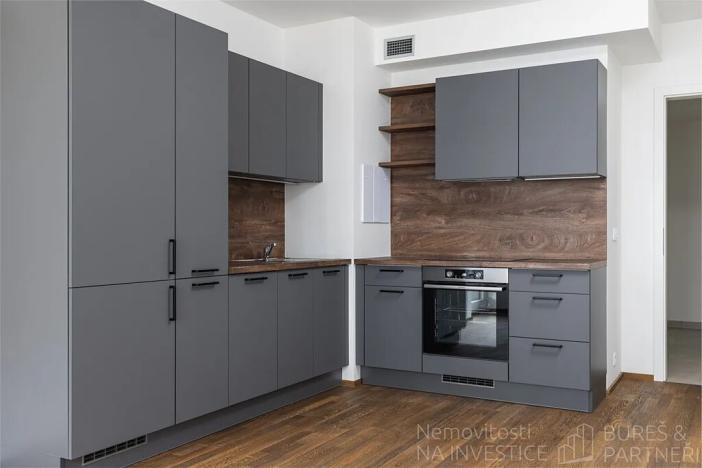 Pronájem bytu 2+kk, Praha - Vysočany, Smržových, 52 m2