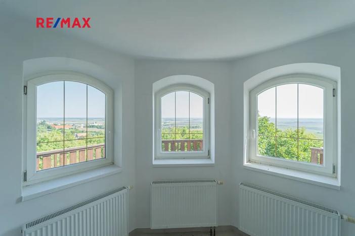 Prodej rodinného domu, Vinařice, 382 m2