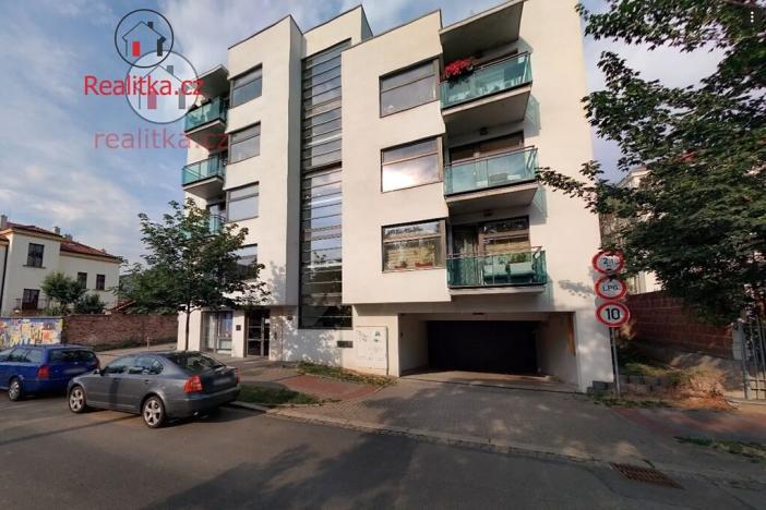 Prodej garážového stání, Brno, 18 m2