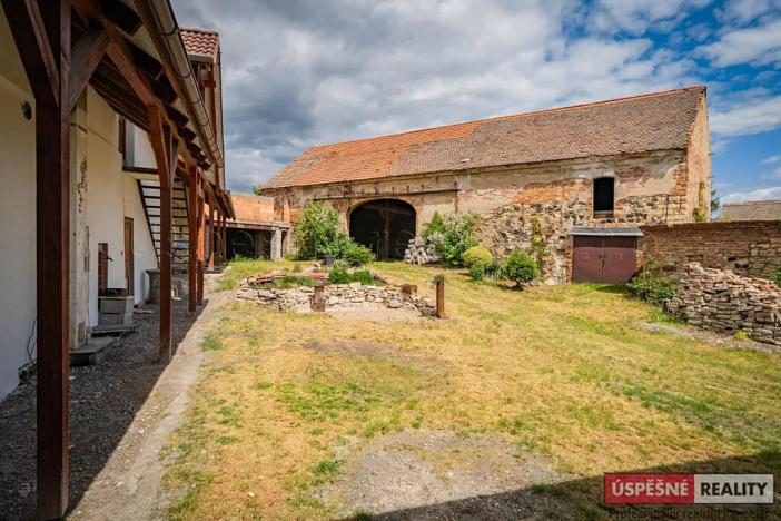 Prodej komerční nemovitosti, Chožov, 737 m2