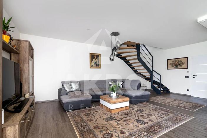 Prodej bytu 4+kk, Okrouhlo, 152 m2