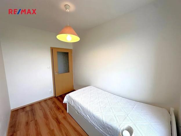 Pronájem bytu 3+kk, Klecany, V Honech, 58 m2