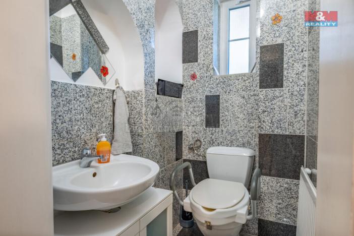 Prodej rodinného domu, Hajany, 285 m2