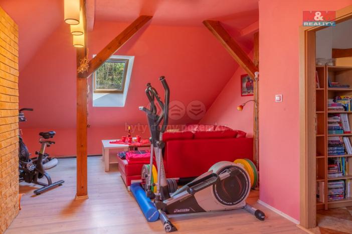 Prodej rodinného domu, Hajany, 285 m2