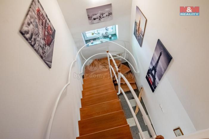 Prodej rodinného domu, Hajany, 285 m2