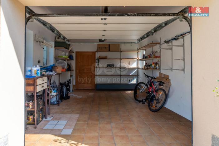 Prodej rodinného domu, Hajany, 285 m2