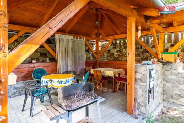 Prodej rodinného domu, Hajany, 285 m2