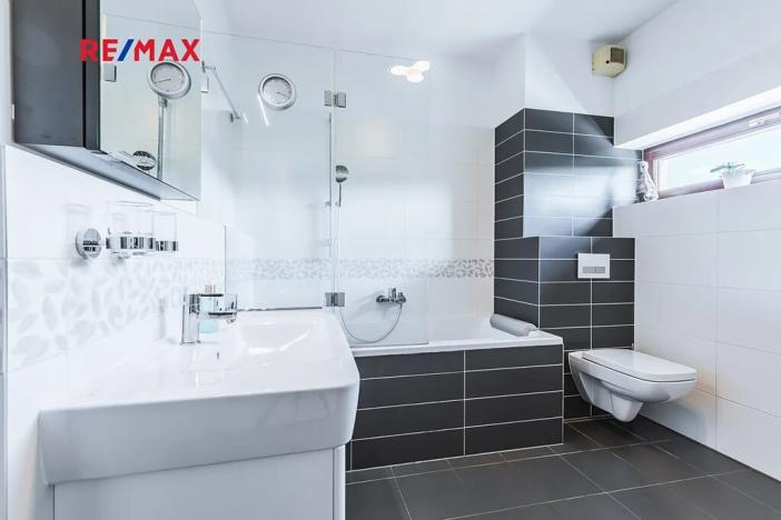 Prodej rodinného domu, Praha - Vinoř, Lipoltická, 202 m2