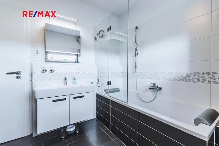 Prodej rodinného domu, Praha - Vinoř, Lipoltická, 202 m2