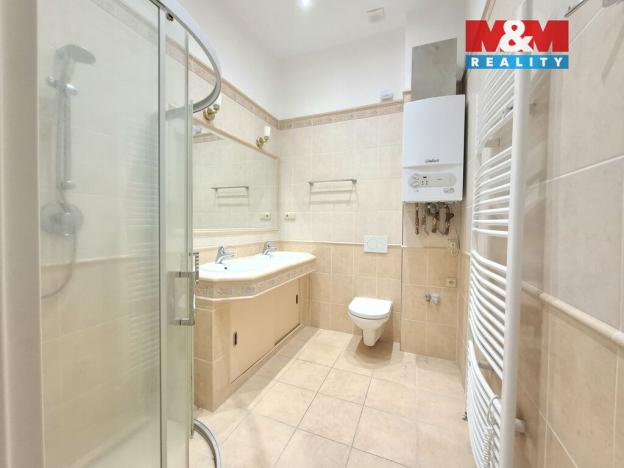 Pronájem bytu 4+1, Karlovy Vary, Varšavská, 105 m2