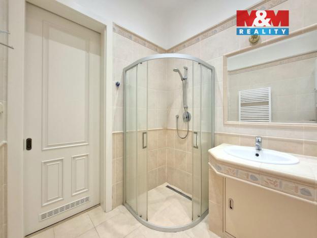 Pronájem bytu 4+1, Karlovy Vary, Varšavská, 105 m2