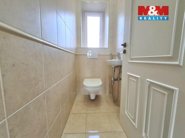 Pronájem bytu 4+1, Karlovy Vary, Varšavská, 105 m2