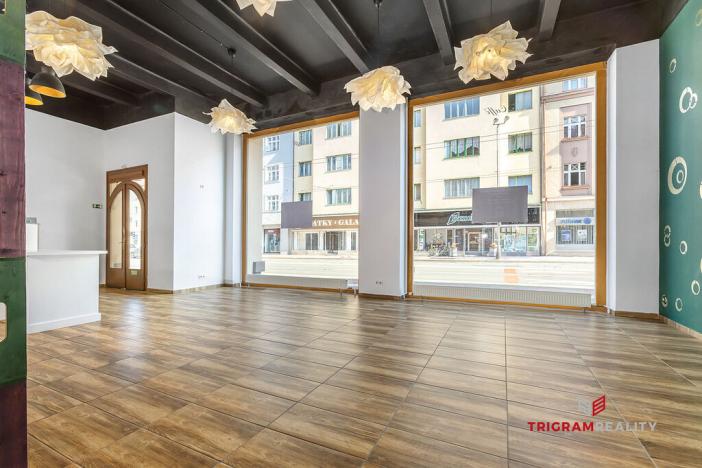 Pronájem obchodního prostoru, Hradec Králové, Gočárova třída, 107 m2