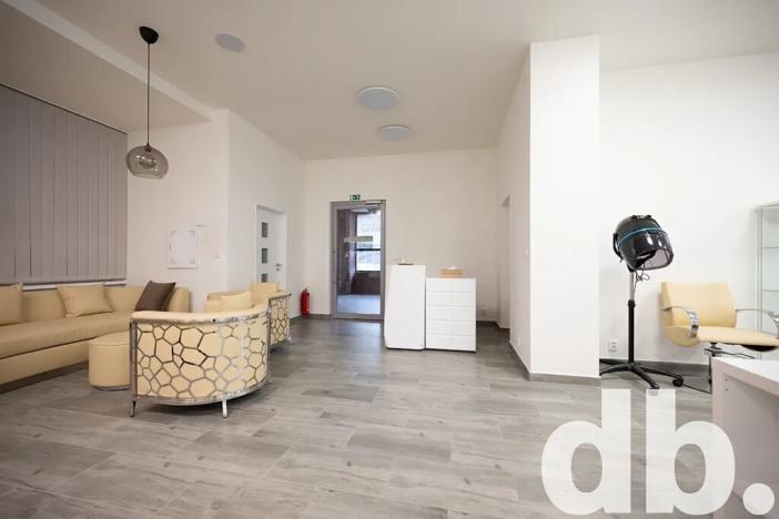 Pronájem komerční nemovitosti, Karlovy Vary, U Koupaliště, 70 m2