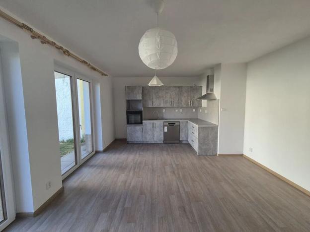 Pronájem bytu 1+kk, Stochov, Osvobození, 39 m2