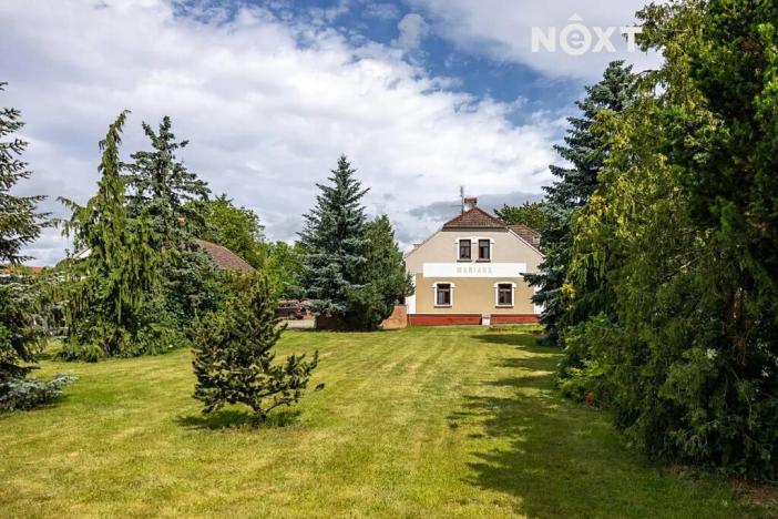 Prodej rodinného domu, Březno, 380 m2