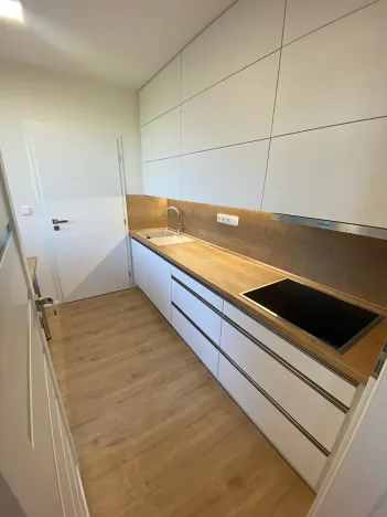 Prodej bytu 4+1, Zlín, Okružní, 82 m2