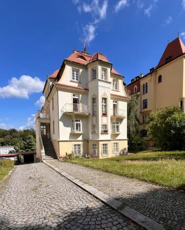 Prodej bytu 2+1, Karlovy Vary, Krále Jiřího, 85 m2