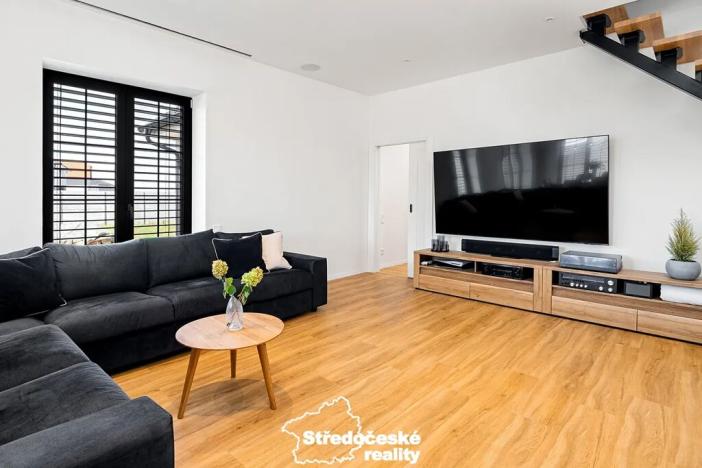 Prodej rodinného domu, Polerady, 240 m2