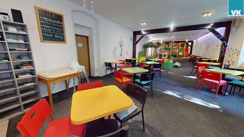 Prodej obchodního prostoru, Svitavy, náměstí Míru, 2074 m2