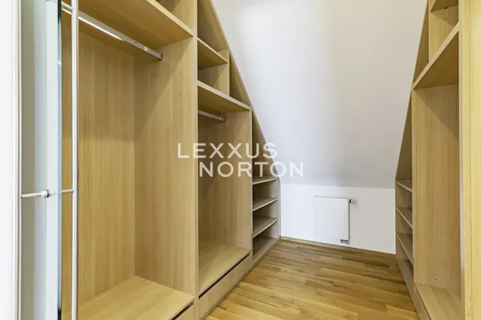 Pronájem bytu 6+kk a větší, Praha - Nové Město, Novomlýnská, 269 m2