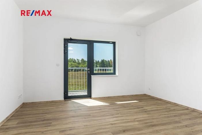 Prodej bytu 1+kk, Praha - Uhříněves, Douchova, 34 m2