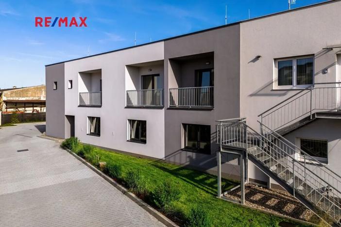 Prodej bytu 1+kk, Praha - Uhříněves, Douchova, 34 m2