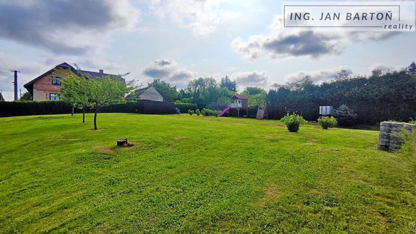 Prodej pozemku pro bydlení, Jersín, 1008 m2