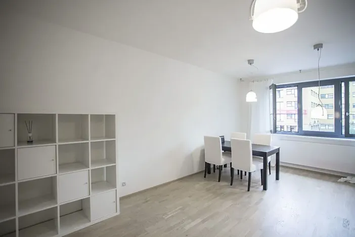 Pronájem bytu 1+kk, Praha - Žižkov, Olšanská, 35 m2