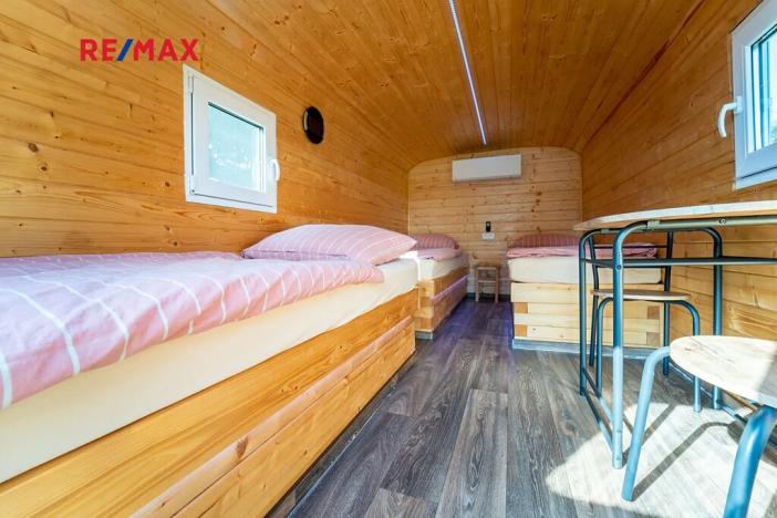 Prodej komerční nemovitosti, Chrášťany, 10917 m2